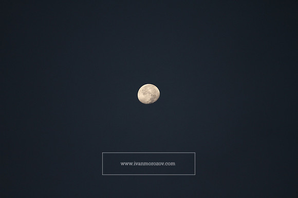 2012.10.03. October Moon.