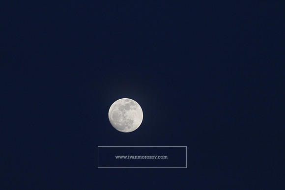 20012.05.04. Moon.