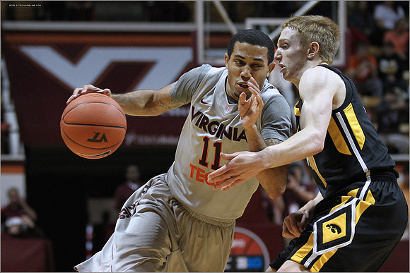 2012.11.27. Iowa (Hawkeyes) at Virginia Tech (Hokies).