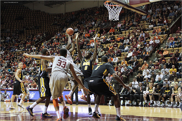 2012.11.27. Iowa (Hawkeyes) at Virginia Tech (Hokies).