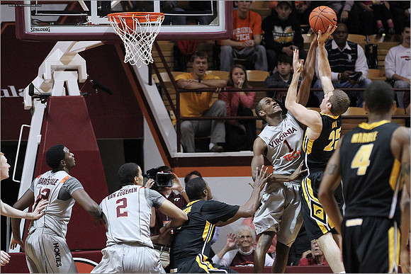2012.11.27. Iowa (Hawkeyes) at Virginia Tech (Hokies).