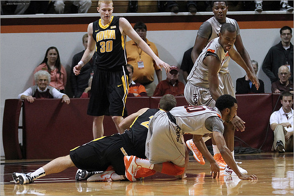 2012.11.27. Iowa (Hawkeyes) at Virginia Tech (Hokies).
