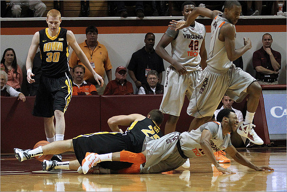 2012.11.27. Iowa (Hawkeyes) at Virginia Tech (Hokies).