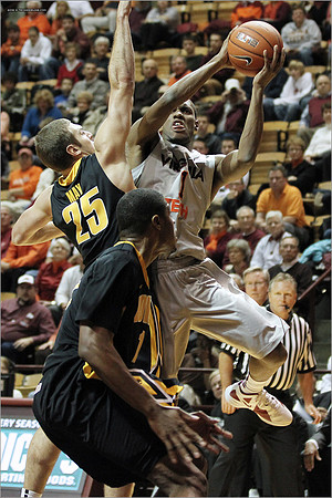 2012.11.27. Iowa (Hawkeyes) at Virginia Tech (Hokies).