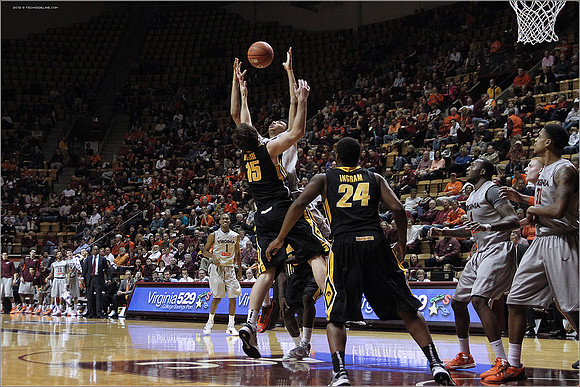 2012.11.27. Iowa (Hawkeyes) at Virginia Tech (Hokies).