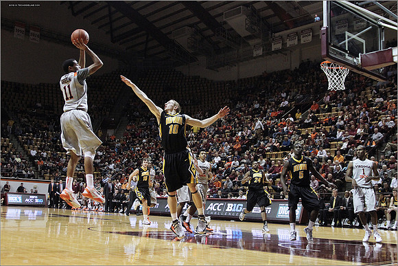 2012.11.27. Iowa (Hawkeyes) at Virginia Tech (Hokies).
