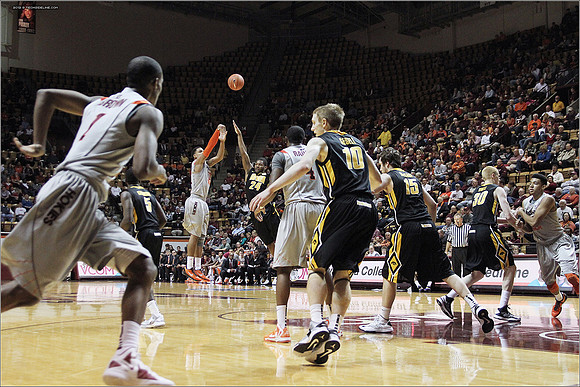 2012.11.27. Iowa (Hawkeyes) at Virginia Tech (Hokies).