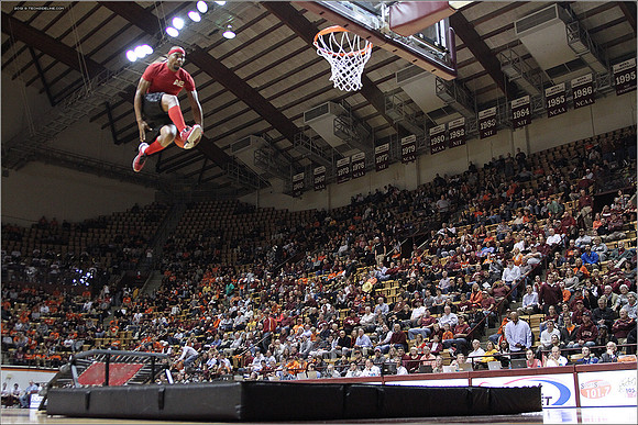 2012.11.27. Iowa (Hawkeyes) at Virginia Tech (Hokies).