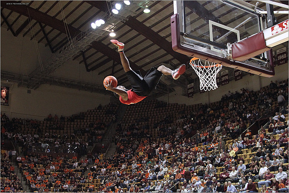 2012.11.27. Iowa (Hawkeyes) at Virginia Tech (Hokies).