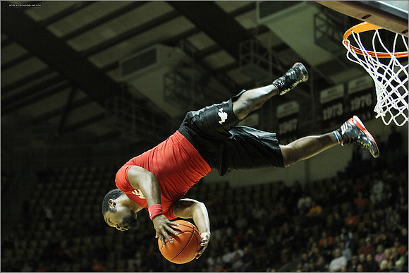 2012.11.27. Iowa (Hawkeyes) at Virginia Tech (Hokies).