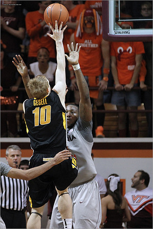 2012.11.27. Iowa (Hawkeyes) at Virginia Tech (Hokies).