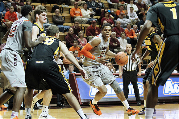 2012.11.27. Iowa (Hawkeyes) at Virginia Tech (Hokies).