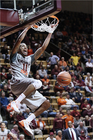 2012.11.27. Iowa (Hawkeyes) at Virginia Tech (Hokies).