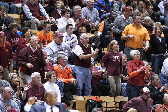 2012.11.27. Iowa (Hawkeyes) at Virginia Tech (Hokies).