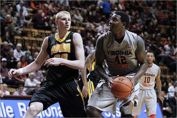 2012.11.27. Iowa (Hawkeyes) at Virginia Tech (Hokies).