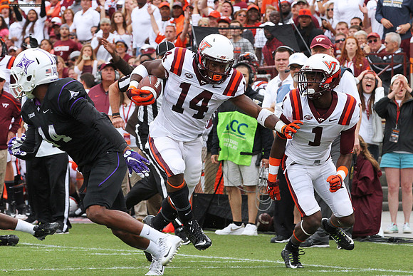 2015.09.12. Furman at VT.