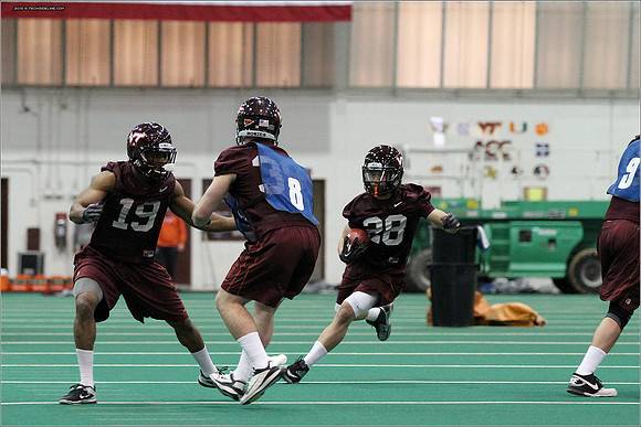FB. 2013 Spring Practice.