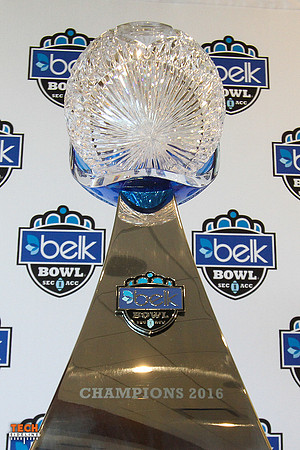 2016.12.28. VT vs Arkansas, Belk Bowl.