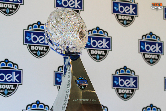 2016.12.28. VT vs Arkansas, Belk Bowl.