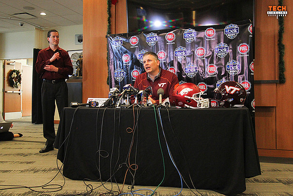 2016.12.28. VT vs Arkansas, Belk Bowl.