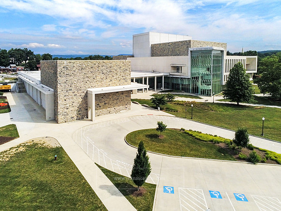 Moss Arts Center