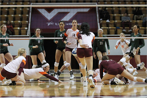 2013.11.08. Miami FL at VT. Volleyball.